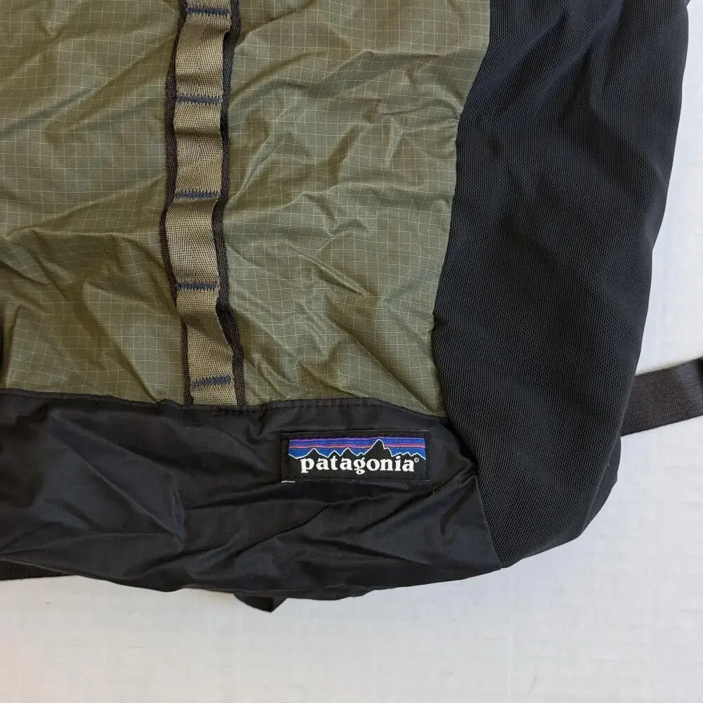 Patagonia Ultralight Black Hole Pack 20L Backpack Hiking Black Herbalife Logo